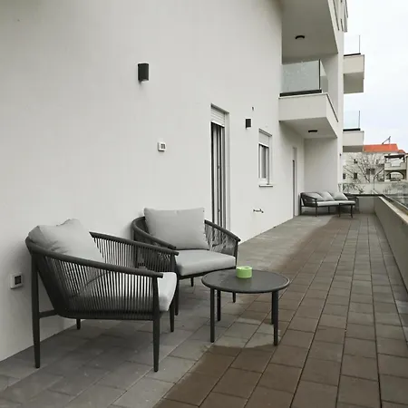 Abb Deluxe Apartment Podstrana