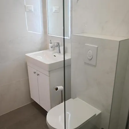 Abb Deluxe
