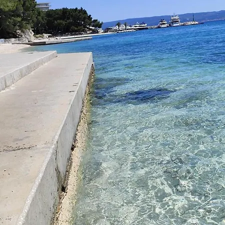 Abb Deluxe * Ποντστράνα